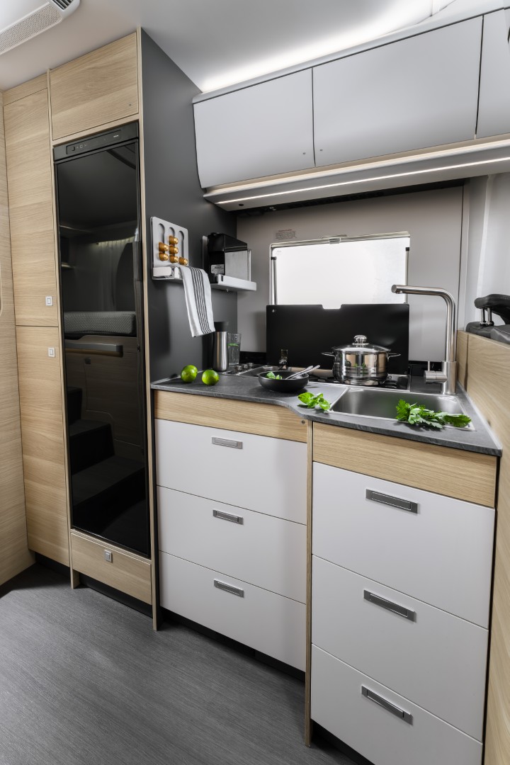 Adria Coral XL 650 DK